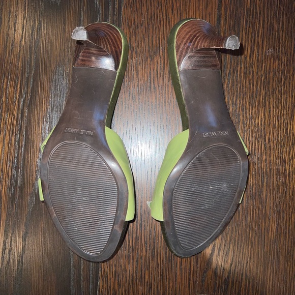 Nine West green open toe short heels - Picture 2 of 3